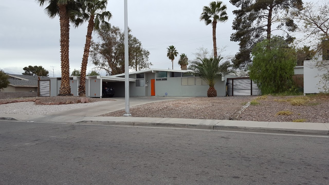 Paradise Palms Apartments