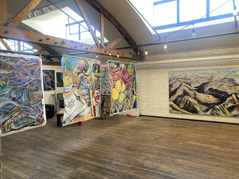Art Wavy Studio + Show room