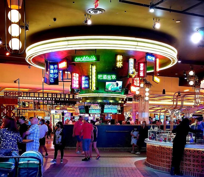 Famous Foods Center Bar