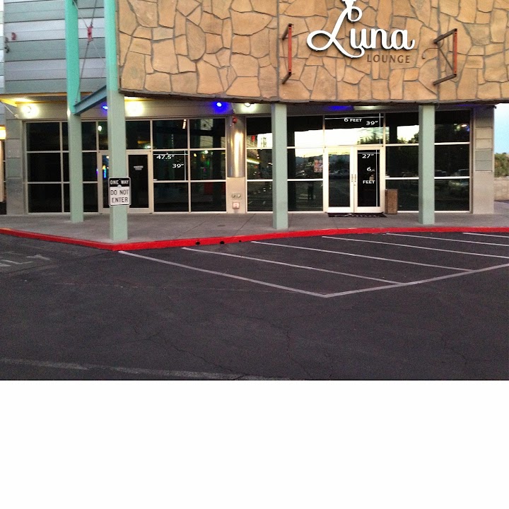 Luna Lounge