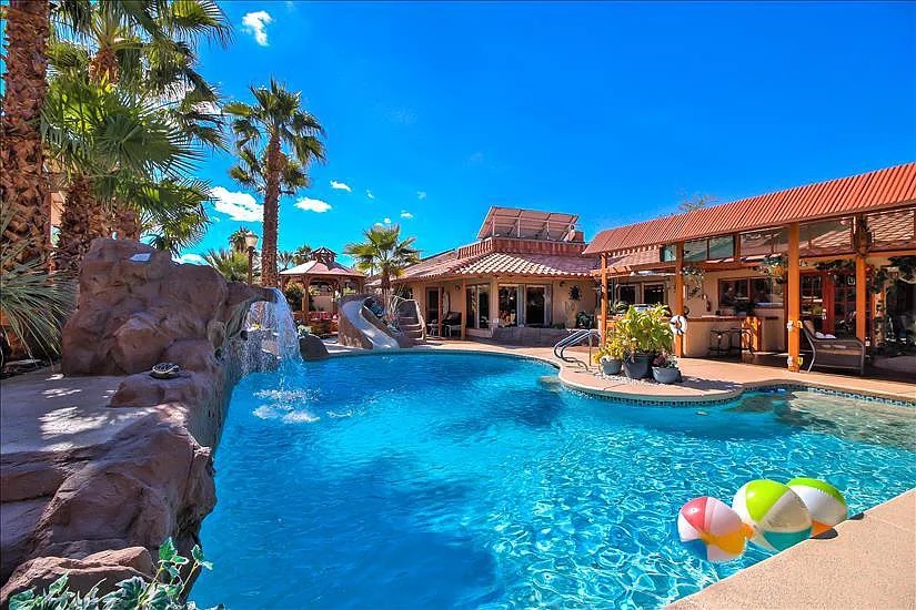 Paradise Oasis Las Vegas