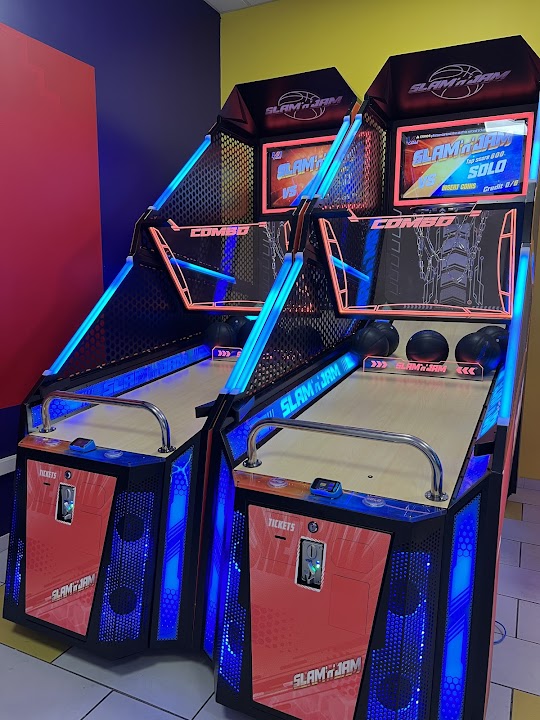 FunShare Arcade & Claw Galleria At Sunset